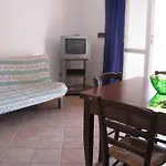 Miramare ايزولا روسا